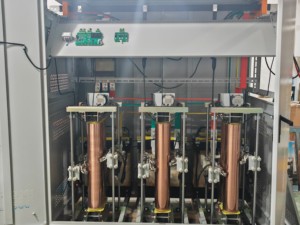 Stabilisateur/Régulateur de tension automatique AC servo 200 kVA, triphasé, 220/230 volts, 50 Hz/60 Hz, cuivre SVC - Product Image 2