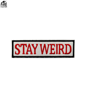 Couleur rouge longue bande broderie couleur rouge lettre STAY WEIRD broderie vêtements étiquette coudre sac de Sport chapeau vêtements - Product Image 1