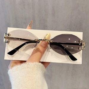 Polygonal <b>Frameless</b> Sunglasses For Women Gold <b>Frame</b> Ac Lens Uv400 Protection Outdoor Sunscreen Trendy Style - Product Image 3