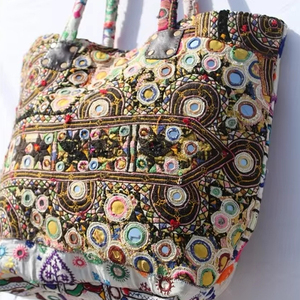 Sac Banjara personnalisé, exportateur indien de premier plan, sac hobo vintage, sac à bandoulière ethnique indien brodé à la main, sac à main coloré, excellent prix - Product Image 3