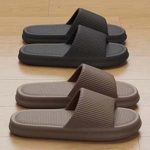 Pantuflas Antideslizantes y Antiolor para Interiores/Exteriores, Estampadas, para Hombre, Moda Verano 2026, con Características Antibacterianas y Silenciosas - Product Image 2