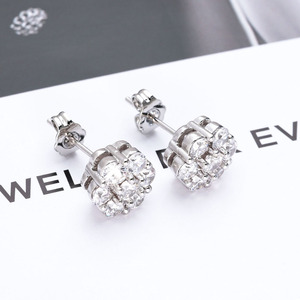 Boucles d'oreilles Moissanite motif floral glacé en argent sterling 925 plaqué or 18 carats, design pétales de fleurs VVS, style Hip Hop, pièce maîtresse - Product Image 6