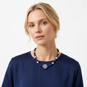 Collier Bohème Fait Main en Verre Perlé Géométrique avec Fermoir Plaqué Or, Design Bleu et Blanc, Bijou Unisexe pour Fête, Écologique - Product Image 3