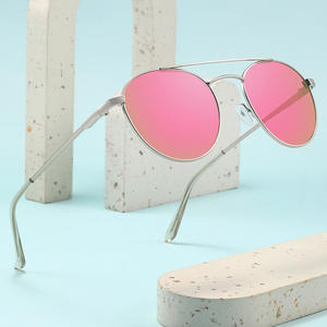 Lunettes de soleil rondes en métal unisexes, monture noire, protection UV400, verres en PC, pour les voyages, la conduite et la mode - Product Image 2