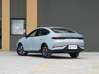 BYD Qin PLUS 2026 DM-i 210KM Progressive Edition Voiture Hybride Rechargeable Compacte Véhicule à Énergie Nouvelle