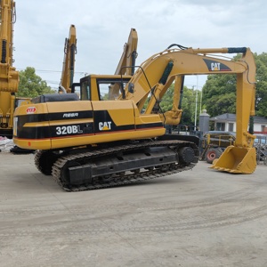รถขุด CAT 320BL ขนาด 20 ตัน พร้อมบุ้งกี๋ขุดขนาด 1 ลูกบาศก์เมตร รถขุดตีนตะขาบ cat320BL มือสอง - Product Image 1