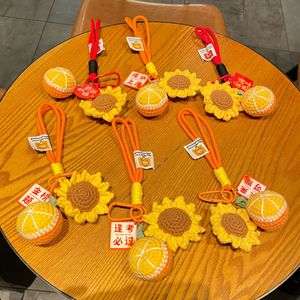 Porte-clés en peluche au crochet Tournesol gagnant l'<span class=keywords><strong>Examen</strong></span> d'entrée au lycée et à l'université, Pendentif pour sac d'étudiant, Cadeau de remise de diplôme - Product Image 1
