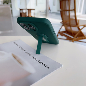 เคสโทรศัพท์แบบมีขาตั้ง เหมาะสำหรับ iPhone 17 Pro Max ป้องกันแรงกระแทก ป้องกันรอยขีดข่วน ป้องกันการตก ผลิตจากซิลิโคนเหลว - Product Image 5