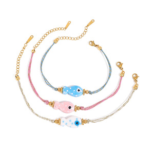 Bracelet Breloque Poisson en Acier Inoxydable Plaqué Or 18K, Bijou Unisexe, Cadeau, Style Océan, Forme Animale, Design Géométrique - Product Image 1