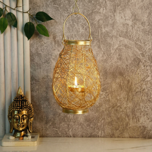 Portavelas de Linterna Hecho a Mano, Lámpara Colgante Decorativa, Decoración del Hogar, Diseño de Malla de Alambre Dorado - Product Image 2