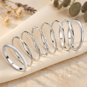 Anillo Geométrico Clásico de Acero Inoxidable Pulido con Baño de Oro de 18K y Circonita, Unisex, 2mm, Joyería para Regalo de Boda o Fiestas - Product Image 3