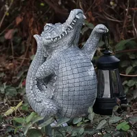 Verspielte Krokodil-Solarlaterne aus Kunstharz, steinähnliche Alligator-Gartenleuchte, leuchtender Akzent für Garten/Terrasse im Freien