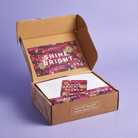Boîte d'expédition en carton ondulé personnalisée avec logo imprimé en couleur pour l'emballage et la livraison de produits e-commerce