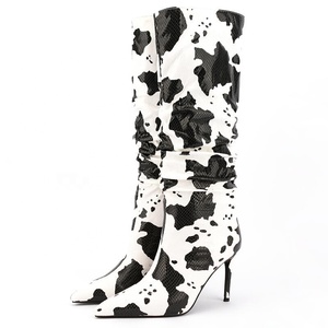 รองเท้าบูทผู้หญิงลายวัว ความยาวถึงเข่า ส้นบาง ผ้าเดนิม แต่งลายงูแบบจีบ สำหรับผู้หญิงไซส์ใหญ่พิเศษ 47 รองเท้าบูททรงยาว - Product Image 1