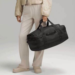 Sac à dos de voyage 2-en-1 personnalisé pour le sport, sac de sport 45L, sac de voyage pour homme, grand sac de week-end pour la nuit, bagage à main - Product Image 3
