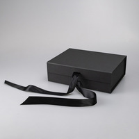 Boîte cadeau pliable en stock avec ruban en satin, style classique, pour événements festifs et emballages cadeaux d'entreprise