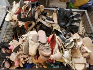 Scarpe da uomo colorate di alta qualità da donna e da bambino scarpe usate scarpe di seconda mano in balle - Product Image 6