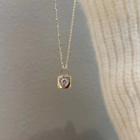 Collier élégant Nuoli pour femme avec pendentif cœur, zircon, plaqué or imitation, chaîne torsadée, design de niche de luxe léger, minimaliste