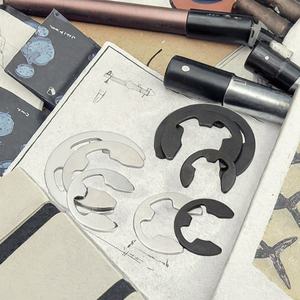 Edelstahl E-Typ Elastische Sicherungsringe Wellen-Sicherungsscheiben Größen 2,3/3,2/4/5/6/7/8/9/10 Blanke Oberfläche 46-54HRC - Product Image 3