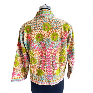 Chaqueta Corta Bordada con Flores Estilo Rajasthani, con Trabajo Aari y Sozni, Bordada a Mano, de Lana, Transpirable, para Otoño e Invierno - Product Image 4