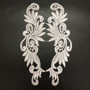 Motivo di Applique <span class=keywords><strong>in</strong></span> <span class=keywords><strong>pizzo</strong></span> <span class=keywords><strong>nero</strong></span> solubile <span class=keywords><strong>in</strong></span> acqua brillante per abito da sposa LT20438 - Product Image 3