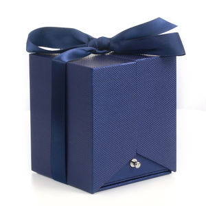 Collana con Proiezione 'Ti Amo' in 100 Lingue per San Valentino, Scatola a Doppia Porta con Rose Conservate e Collana 'Ti Amo' - Product Image 5