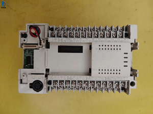 Module de contrôle logique programmable PLC FX2N-32MR-001, module de contrôle industriel démonté, composant d'automatisation industrielle fonctionnel - Product Image 1