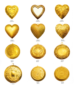 Medaglioni <span class=keywords><strong>a</strong></span> <span class=keywords><strong>Forma</strong></span> <span class=keywords><strong>di</strong></span> <span class=keywords><strong>Cuore</strong></span> in Ottone Dorato Antico Economici all'Ingrosso, Ciondoli Vuoti per Foto per Creazione <span class=keywords><strong>di</strong></span> Gioielli - Product Image 6