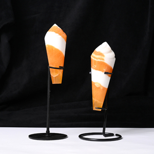 Vente en gros de sculptures en pierre naturelle de calcite orange en forme de crème glacée pour la décoration intérieure - Product Image 5
