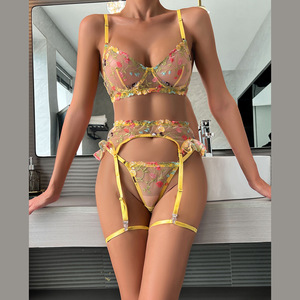 Lencería Sensual de Encaje con Volantes Florales en Color Amarillo, Ropa Interior Transparente con Bordado, 3 Piezas con Ligueros, Elegante y Hermosa - Product Image 2