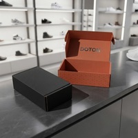 Boîtes d'expédition en papier noir mat pour chaussures avec logo doré, emballage haut de gamme personnalisé pour baskets en édition limitée