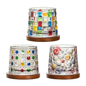 <span class=keywords><strong>Verre</strong></span> à whisky rotatif sans plomb de style américain, tasse colorée peinte, verres à whisky à l'ancienne avec plateau en bois - Product Image 1