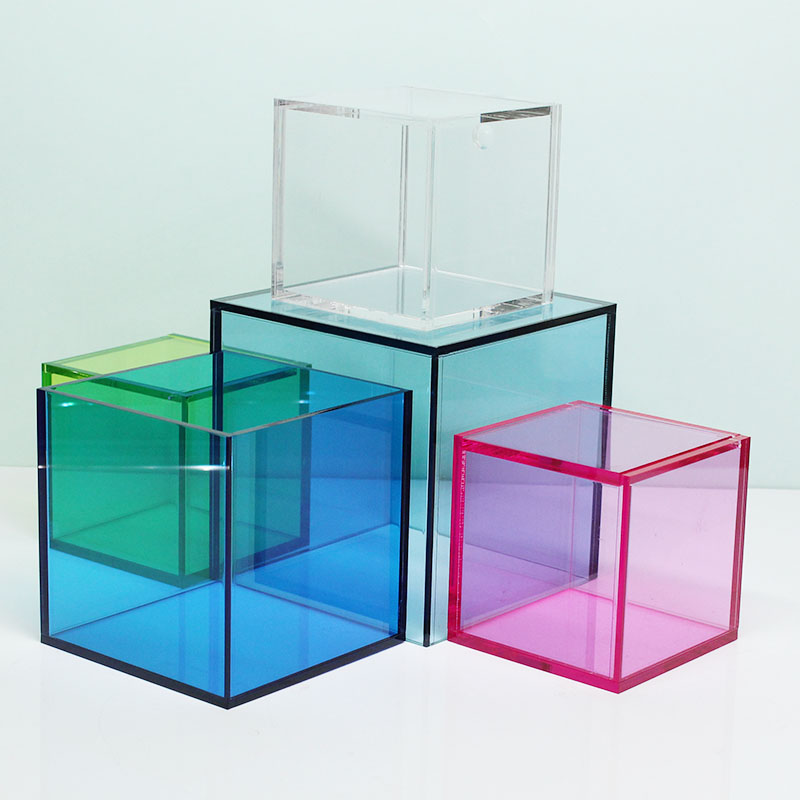 Keboyoe 4 Pezzi Scatola Acrilica con Coperchio, 8,5 x 8,5 x 8,5 cm, Piccole Scatole Acriliche Trasparenti Scatole Regalo a Cubo in Acrilico per Conservare Cgioielli,Dolciumi,Giocattoli,Bomboniere
