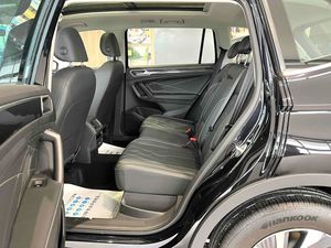 Volkswagen <span class=keywords><strong>Tiguan</strong></span> L PHEV <span class=keywords><strong>2023</strong></span> de Segunda Mano Premium, SUV Híbrido Espacioso de 5 Plazas, Volante a la Izquierda - Product Image 3