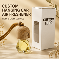 Diffuseur de parfum pour voiture en forme de tête de poupée en bois, flacon en verre facetté, concentration de parfum à 60 % longue durée, logo personnalisé
