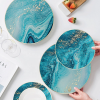 Service de vaisselle de luxe en porcelaine fine bleue, comprenant des assiettes à steak peu profondes et des bols à soupe, pour hôtels et restaurants haut de gamme
