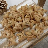 Machine de fabrication de biscuits d'injection de chocolat de forme de dessin animé d'ours d'efficacité de production élevée