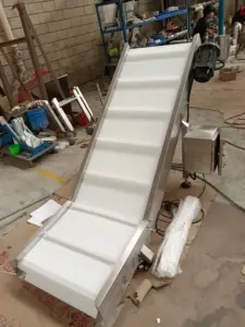 Вертикальный подъемный ленточный конвейер для упаковочной машины