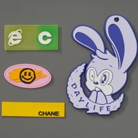 Étiquettes en silicone 3D personnalisées avec logo de dessin animé, lavables et durables, accessoires vestimentaires pour vêtements