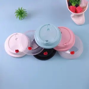 Toptan ucuz fiyat sıcak satış PET PP plastik düz kapaklar soğuk içecek renkli fincan için kırmızı kalp ile kapak