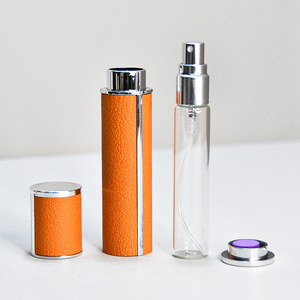 Chai xịt nước hoa mini di động <span class=keywords><strong>10ml</strong></span> có thể nạp lại, chất liệu da màu, kiểu dáng nhỏ gọn, chai thủy tinh - Product Image 4