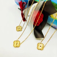Vente en gros, pendentif polyvalent en or 18 carats à cinq feuilles, trèfle à quatre feuilles, collier en acier inoxydable pour femmes, pendentifs et breloques à la mode