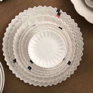 <span class=keywords><strong>Assiette</strong></span> à <span class=keywords><strong>chrysanthème</strong></span> ronde en porcelaine blanche, service de table de la chine 6-18 pouces, bon marché pour hôtel, livraison gratuite - Product Image 4