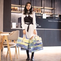 Sacs en papier de luxe nouveau Design avec poignée en ruban, sac en papier cadeau en gros, offre spéciale