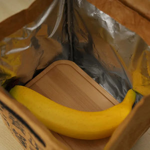 Sac à déjeuner isotherme pliable en Tyvek, durable, lavable, avec impression de logo personnalisé, couleur marron, pour l'école, le bureau, ou comme sac isotherme. - Product Image 4