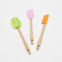 Grand ensemble de 3 ustensiles de cuisine écologiques en silicone avec spatule à manche en bois et grattoir à crème/pâte