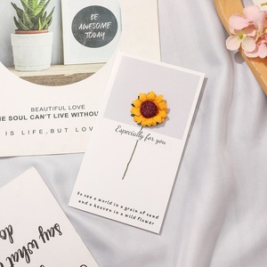 Biglietti d'<span class=keywords><strong>Auguri</strong></span> con Fiori Secchi, Mini Bouquet di Fiori Pressati Naturali per Matrimoni, Compleanni e Regali - Product Image 2