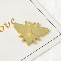 Alfileres de esmalte duro tipo abeja dura personalizados, insignia de solapa bonita, alfileres divertidos de polilla, sombreros, ropa decorativa para hombres y mujeres, broches, alfileres, regalos