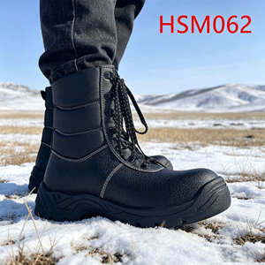 Bottes de combat en cuir noir pour entraînement de simulation WYC, bottes de marche chaudes et confortables pour expéditions arctiques, en vente HSM062 - Product Image 2