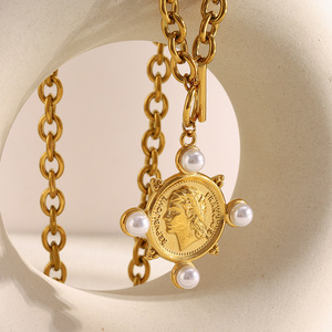 Collar con Colgante <span class=keywords><strong>de</strong></span> Moneda <span class=keywords><strong>de</strong></span> Acero Inoxidable Chapado en Oro <span class=keywords><strong>de</strong></span> 18K YF8001, Adorno <span class=keywords><strong>de</strong></span> Perlas, Retrato <span class=keywords><strong>de</strong></span> <span class=keywords><strong>Reina</strong></span> Grabado, Joyería Impermeable - Product Image 5